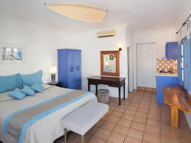 Meltemi Luxury Suites