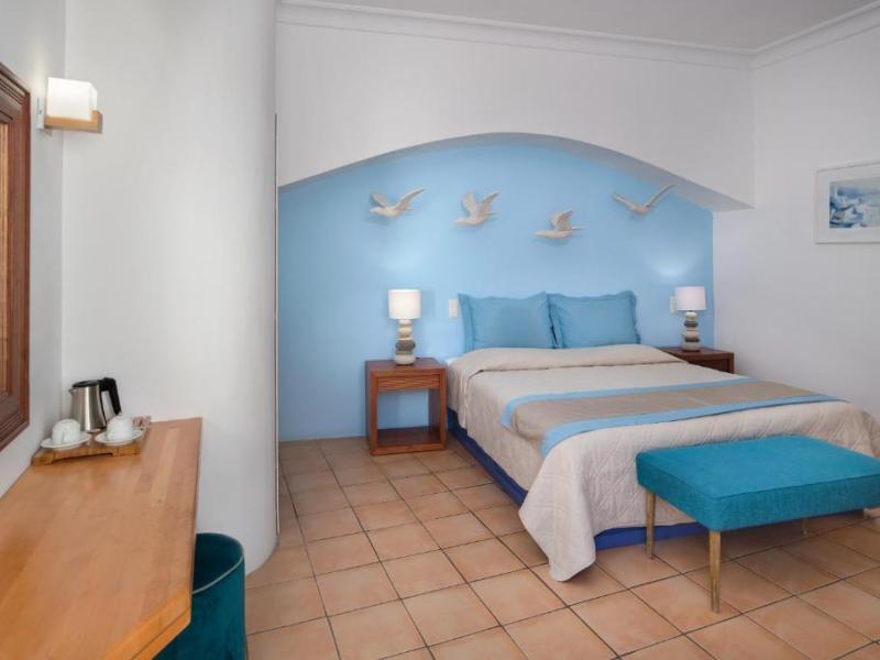 Meltemi Luxury Suites