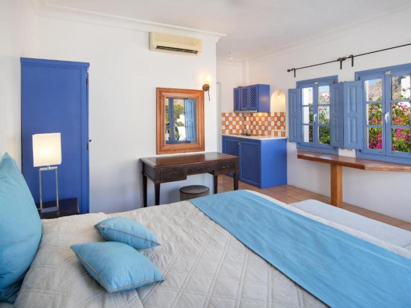 Meltemi Luxury Suites