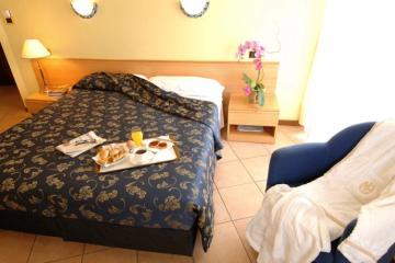 Отель Hotel Mennini Италия, Милан, фото 4