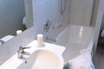 Отель Hotel Mennini Италия, Милан, фото 7