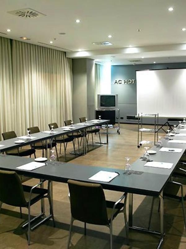 AC Hotel Oviedo Forum