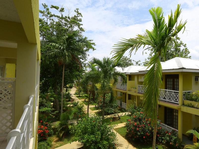 Merril`s Beach Resort III