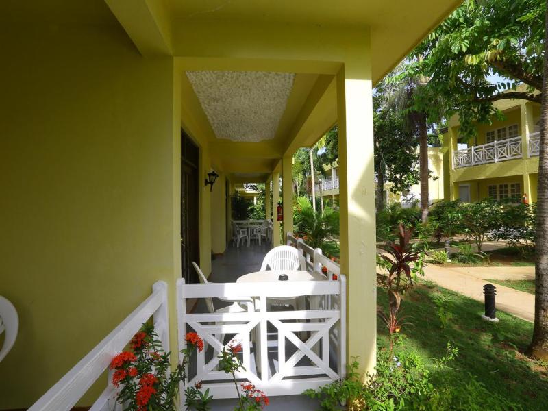 Merril`s Beach Resort III