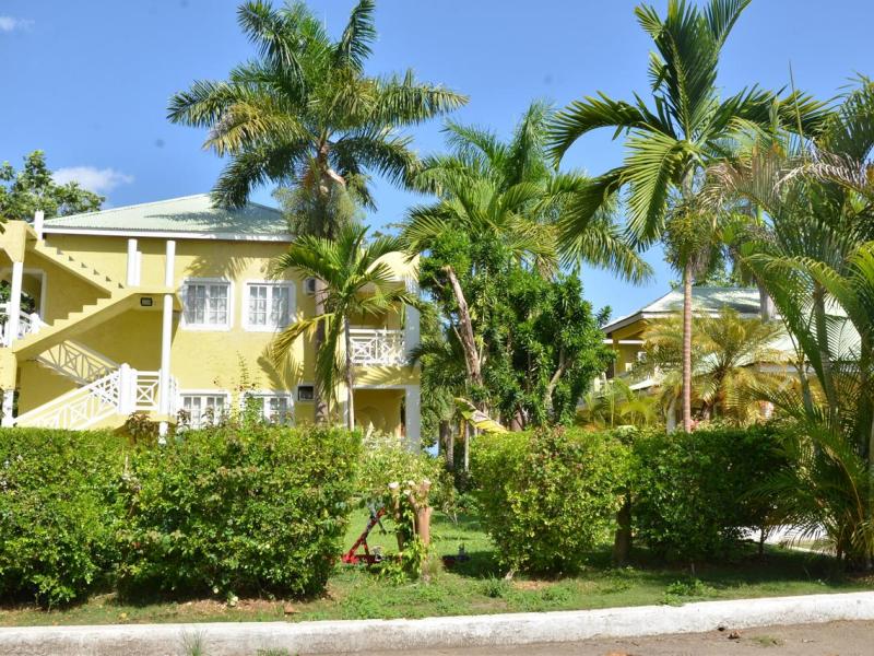 Merril`s Beach Resort III