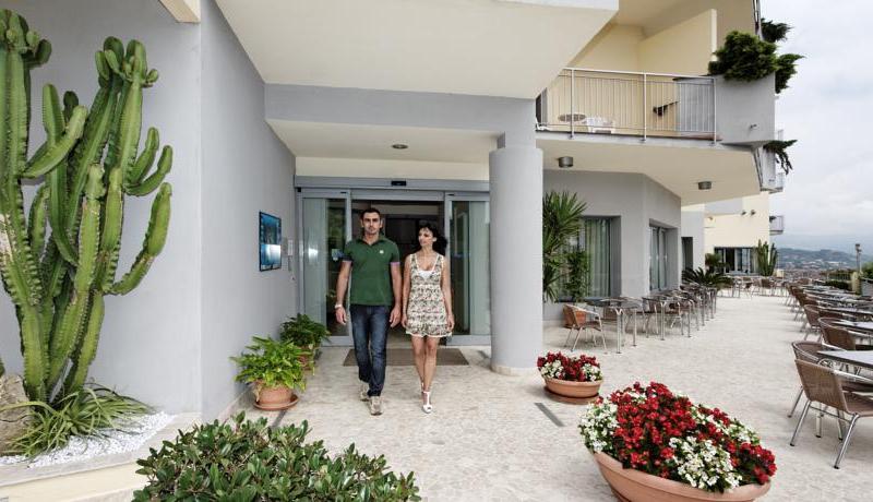 Metropol (Diano Marina)