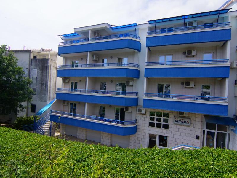 Blue Palace Guest House