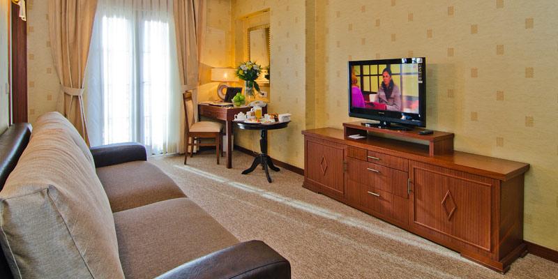 Midas Hotel