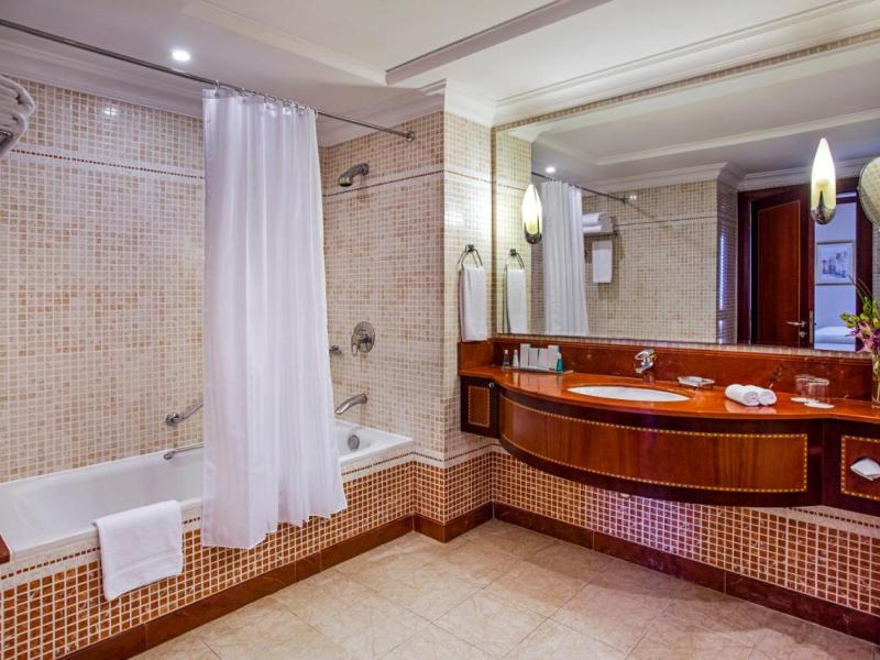 Corniche Hotel Abu Dhabi