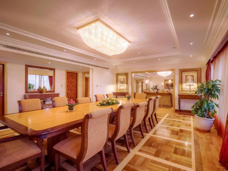 Corniche Hotel Abu Dhabi