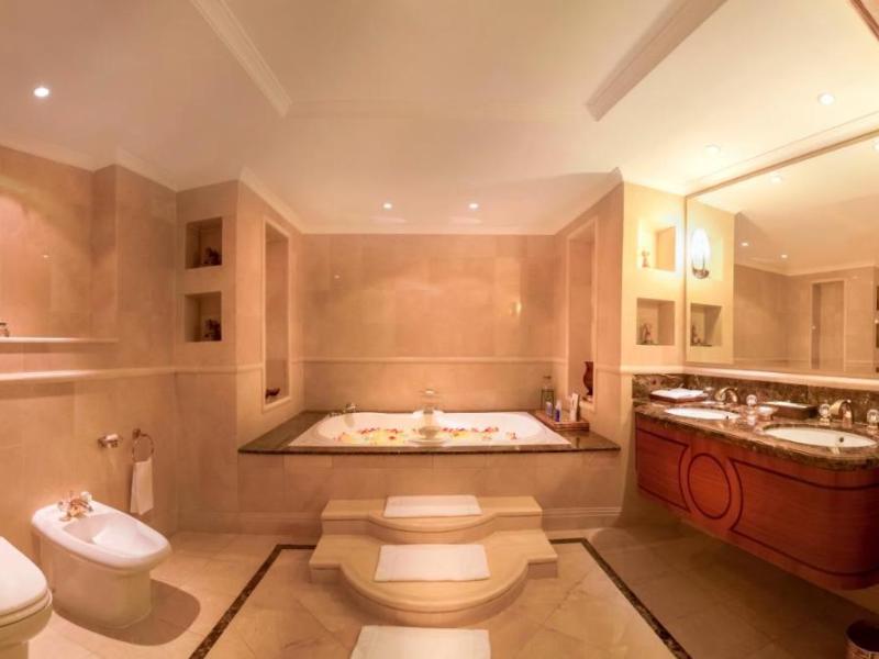 Corniche Hotel Abu Dhabi