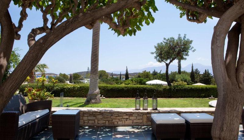 Minos Beach Art Hotel