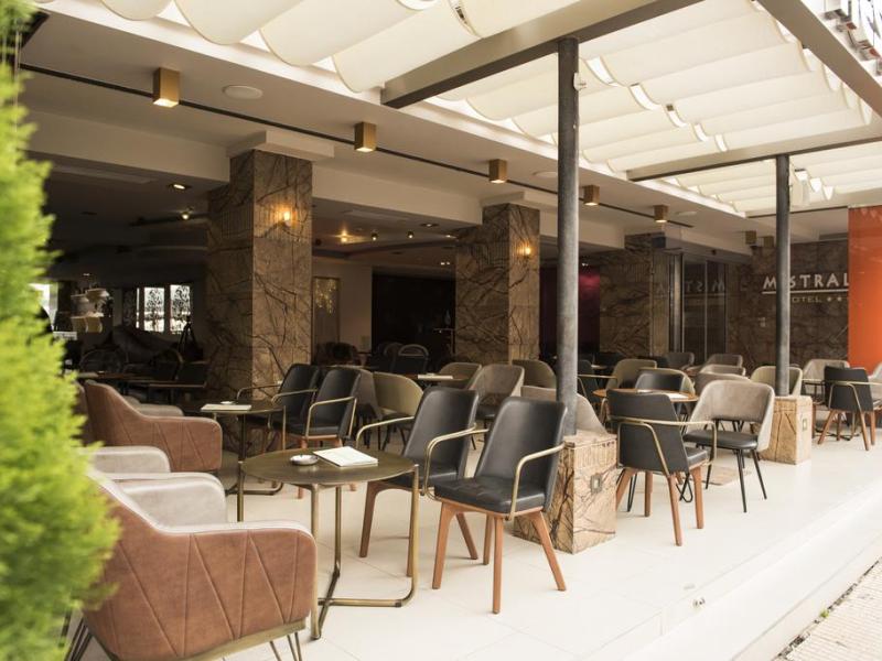 Mistral Seaside Hotel