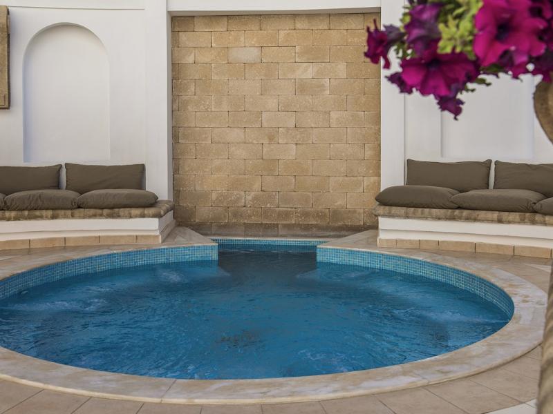 Mitsis Petit Palais Beach