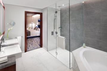 Отель Movenpick Hotel & Apartments Bur Dubai ОАЭ, Бур Дубай, фото 28