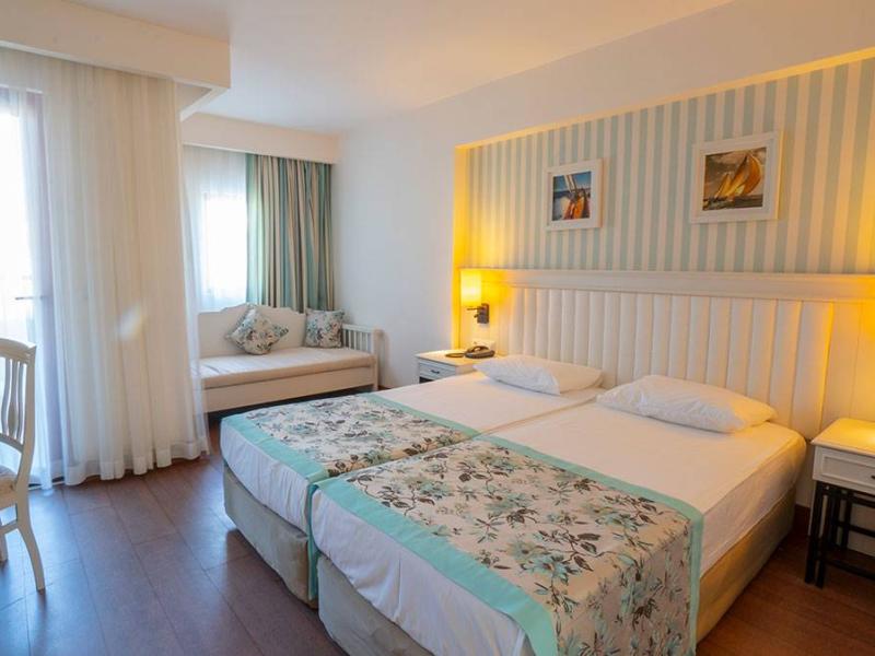 Monachus Hotel & Spa