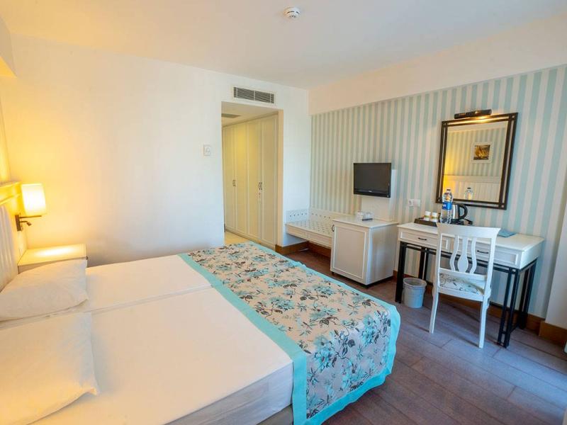 Monachus Hotel & Spa