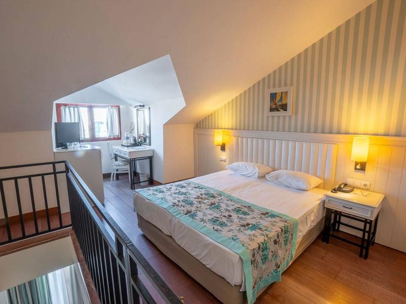 Monachus Hotel & Spa