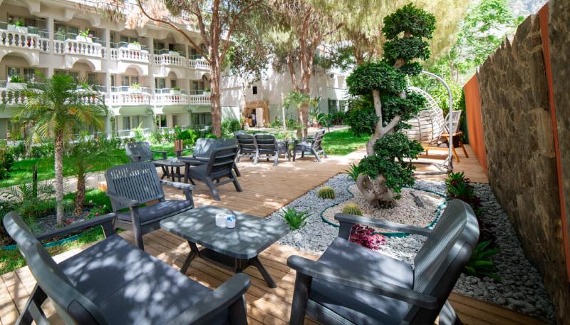 Rose Garden Premium Hotel