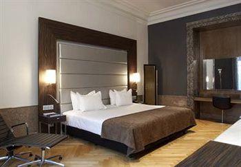 Santo Mauro, a Luxury Collection Hotel