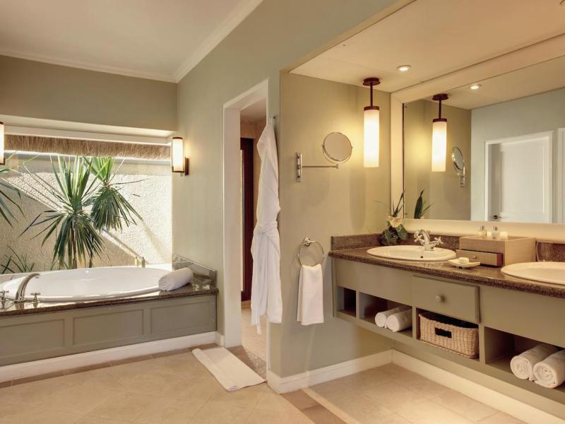 Outrigger Mauritius Beach Resort 