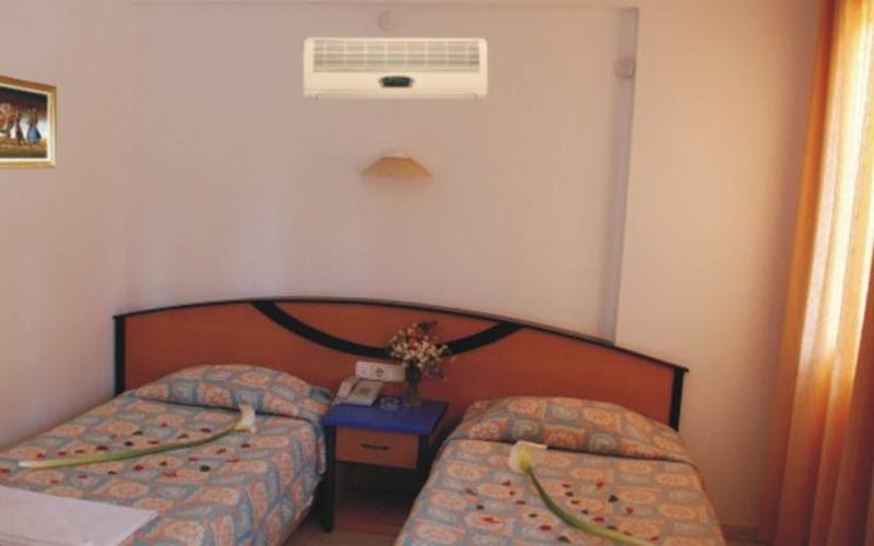 Musti'S Family Apart