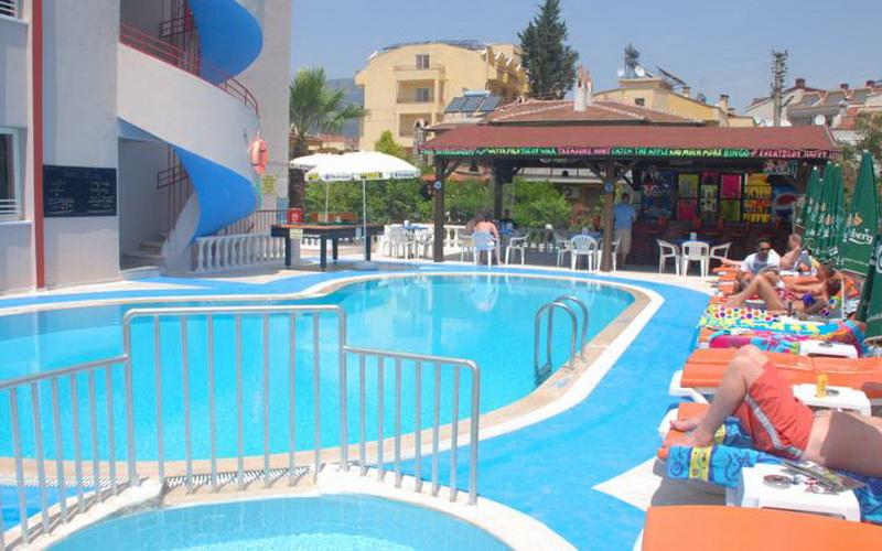 Musti'S Family Apart