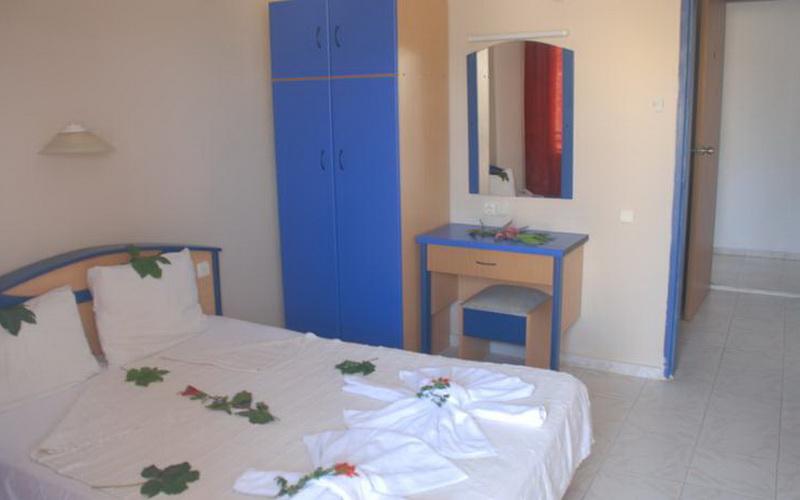 Musti'S Family Apart