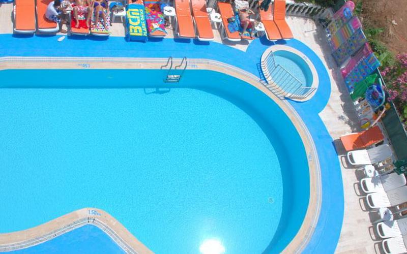 Musti'S Family Apart