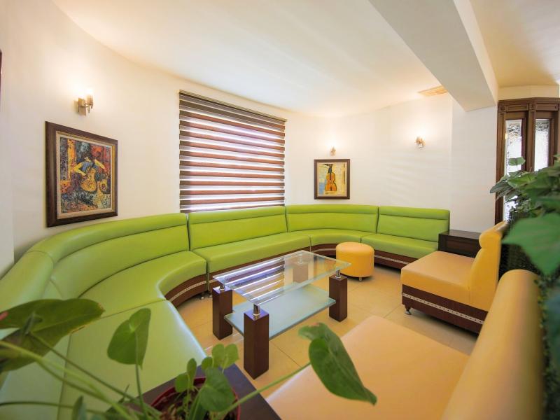 May Garden Club Hotel