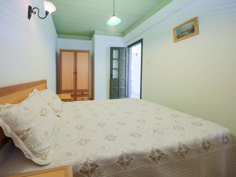 May Garden Club Hotel