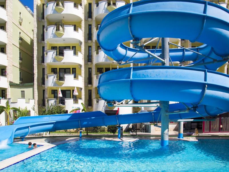 May Garden Club Hotel