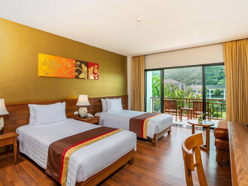 Naithonburi Beach Resort