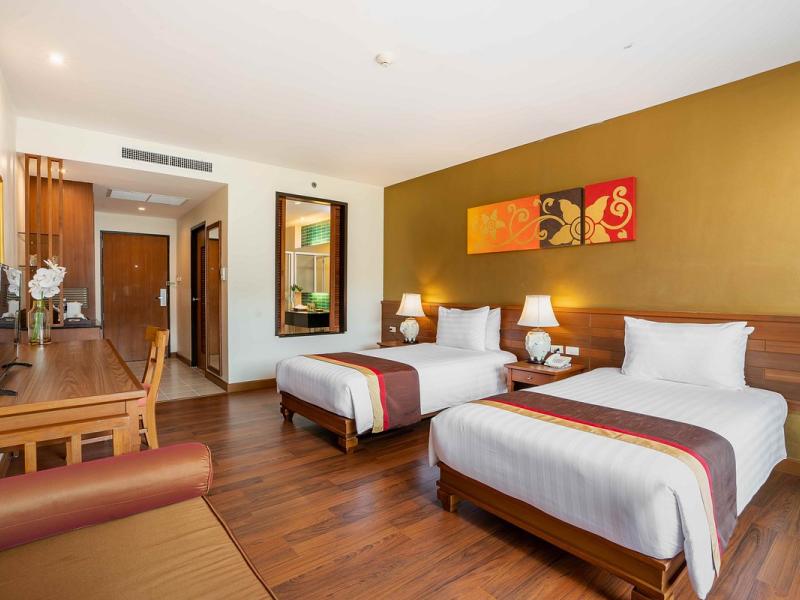 Naithonburi Beach Resort