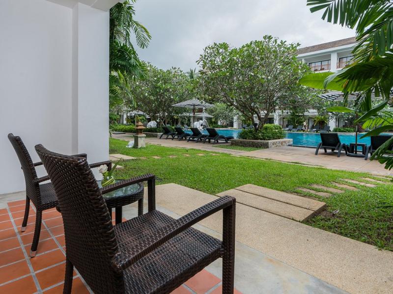 Naithonburi Beach Resort