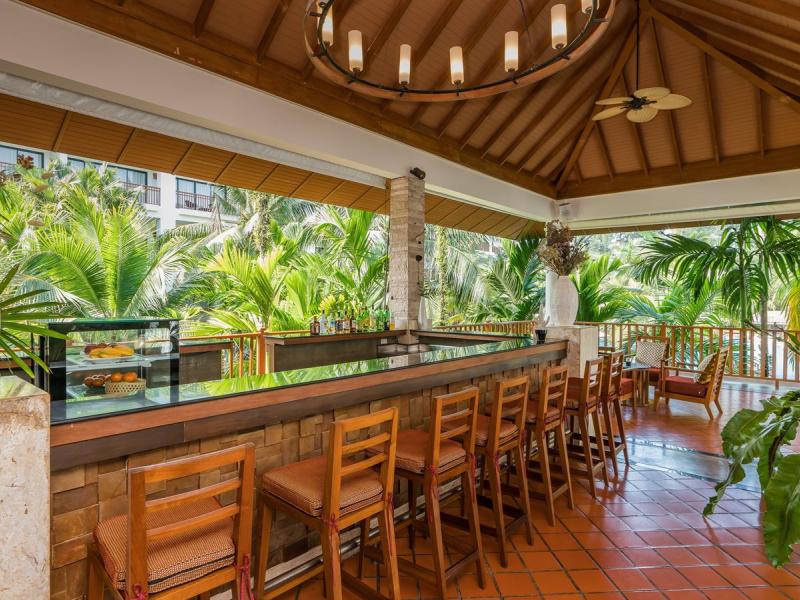 Naithonburi Beach Resort