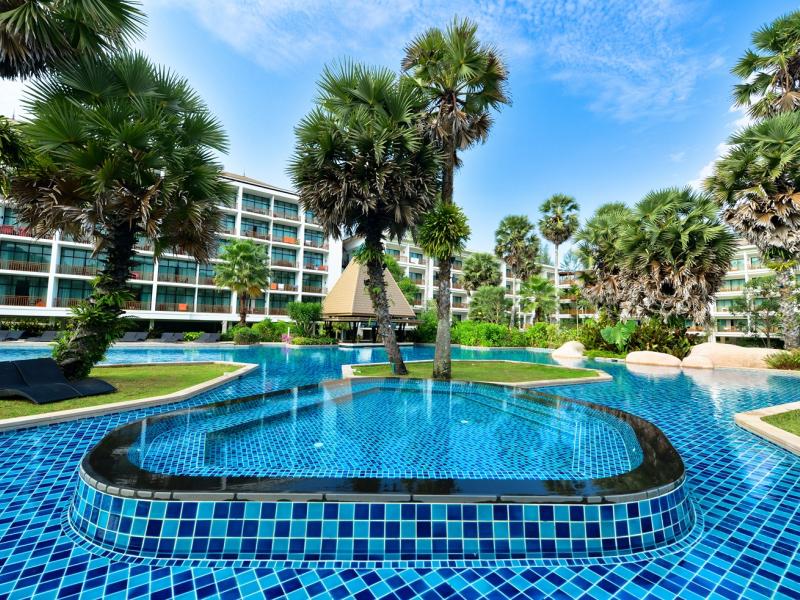 Naithonburi Beach Resort