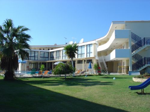 Nasos Hotel & Resort