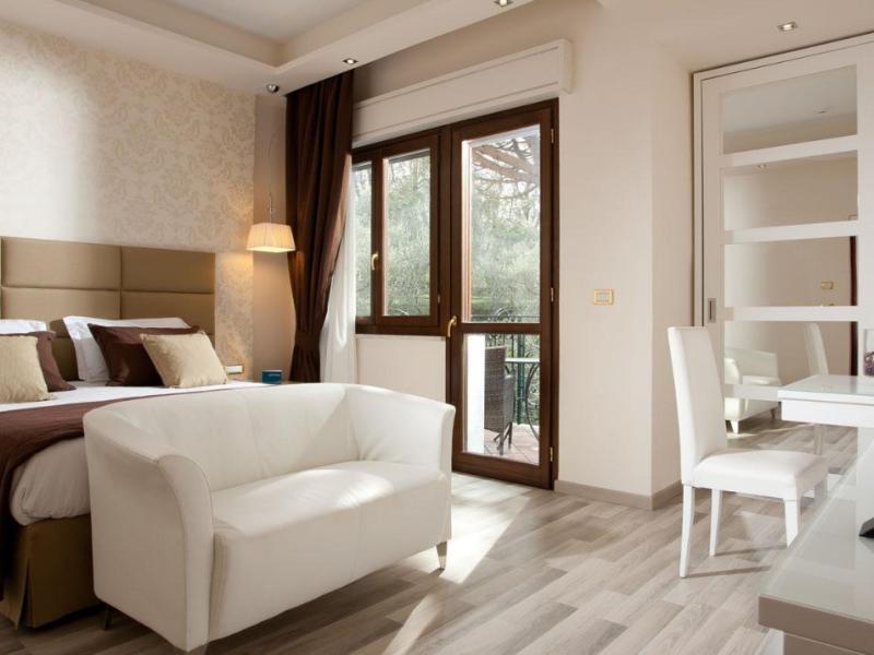 Grand Hotel Nastro Azzurro & Occhio Marino Resort