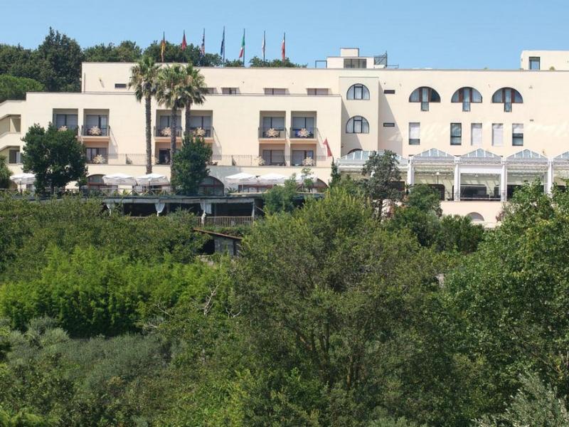 Grand Hotel Nastro Azzurro & Occhio Marino Resort