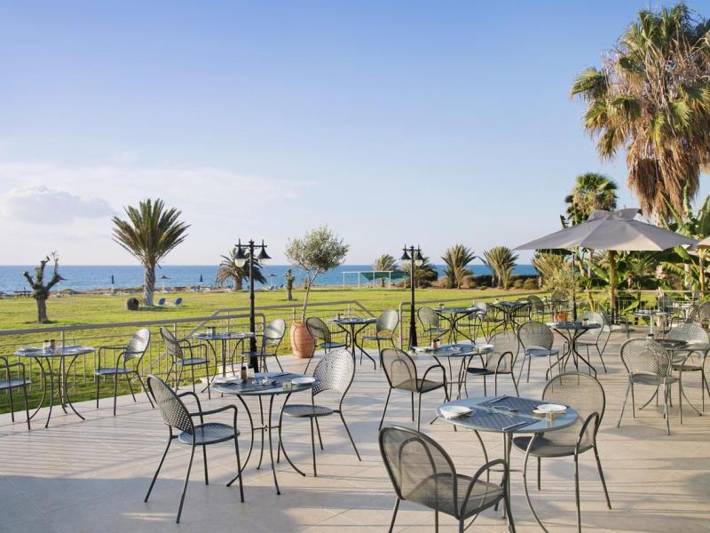 Natura Beach Hotel & Villas