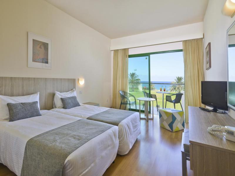 Natura Beach Hotel & Villas