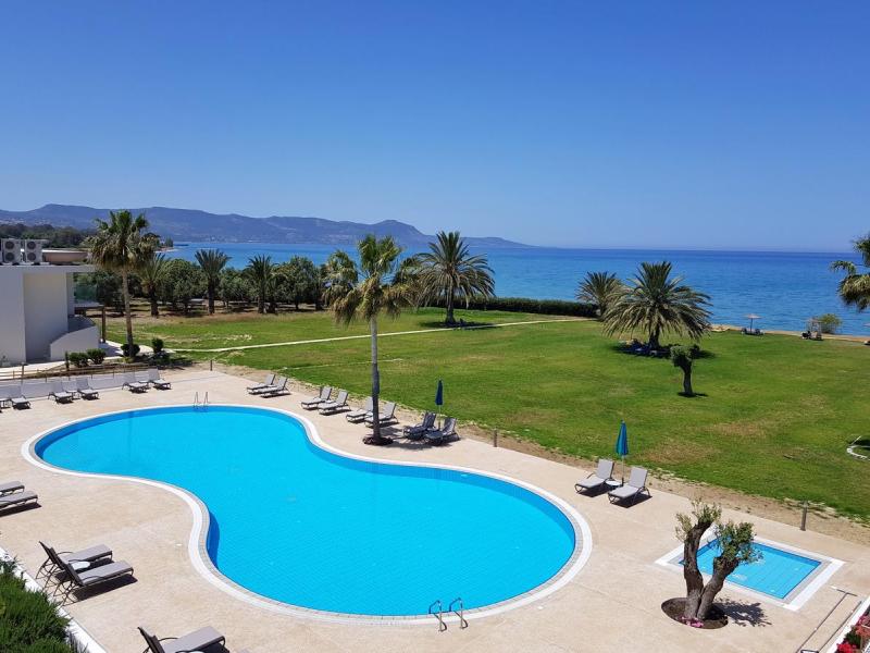 Natura Beach Hotel & Villas