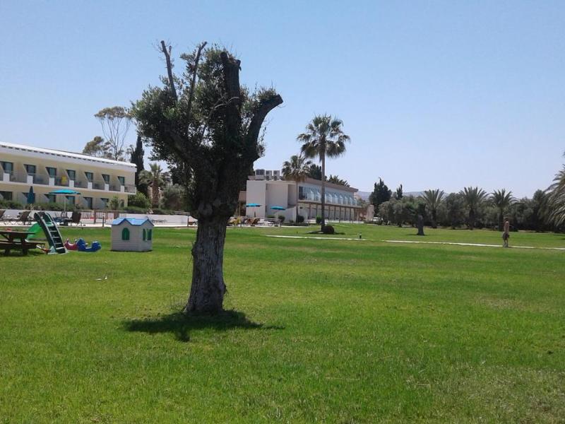 Natura Beach Hotel & Villas