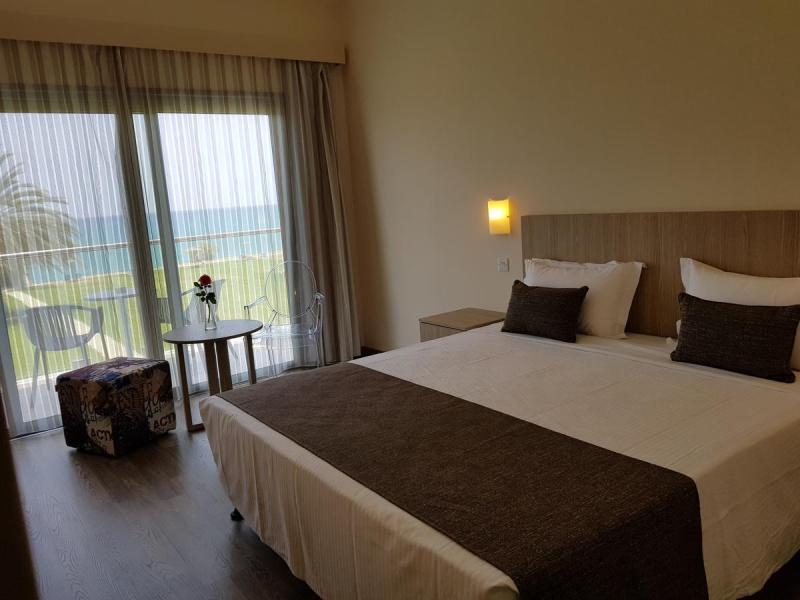 Natura Beach Hotel & Villas