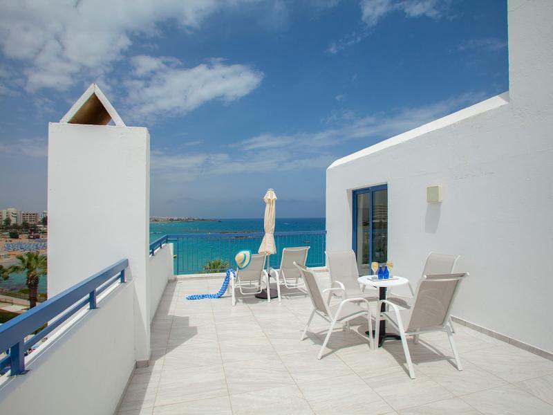 Family Life Nausicaa Beach