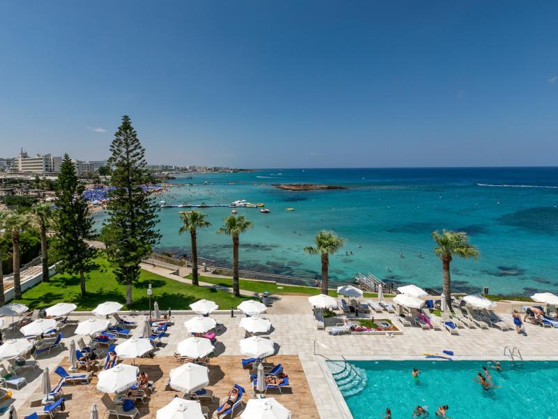 Family Life Nausicaa Beach