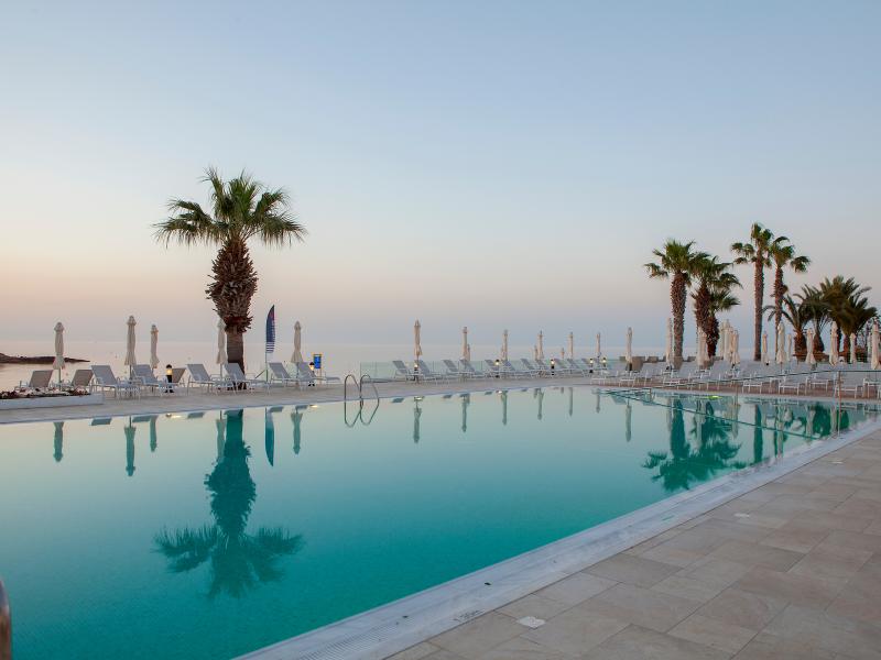 Family Life Nausicaa Beach