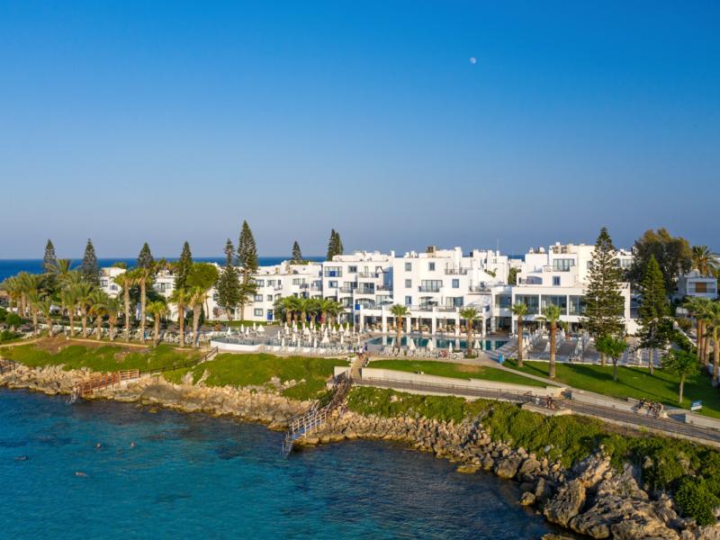 Family Life Nausicaa Beach