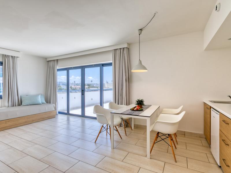 Family Life Nausicaa Beach